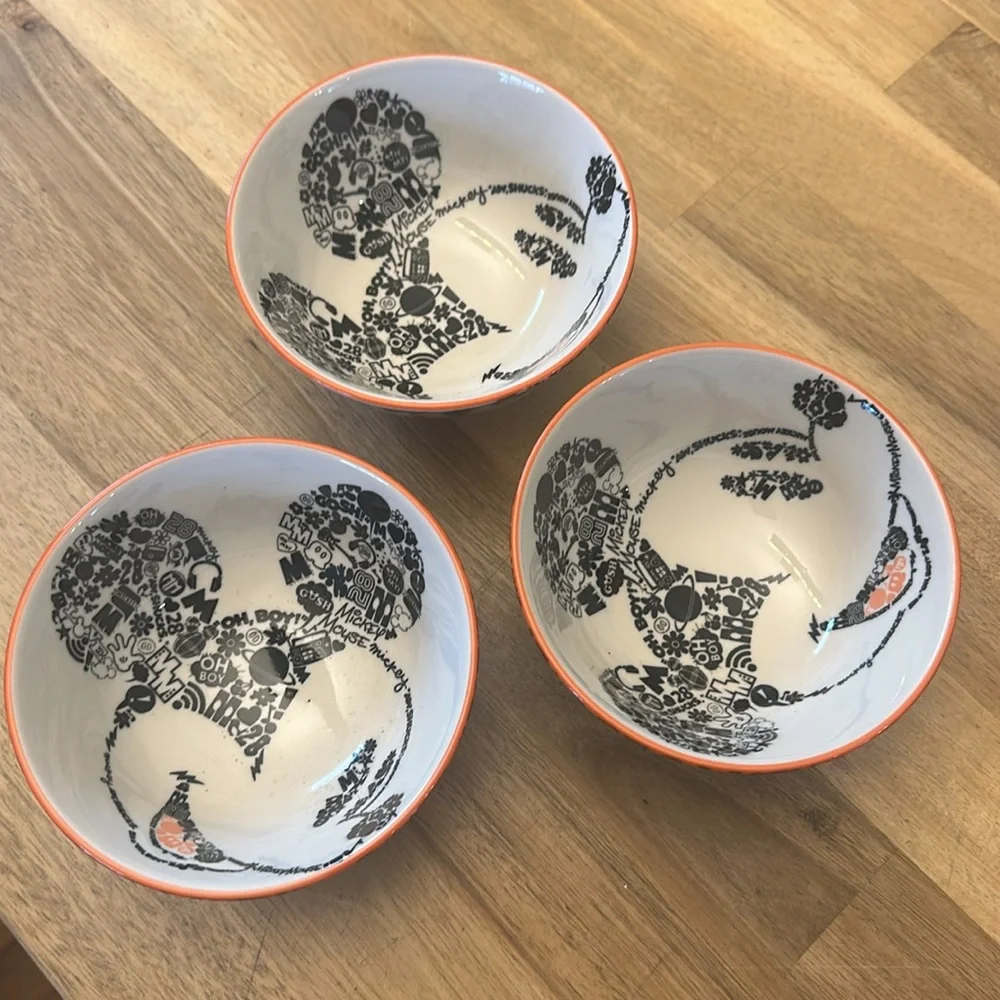 DISNEY 3 tidbit bowls
